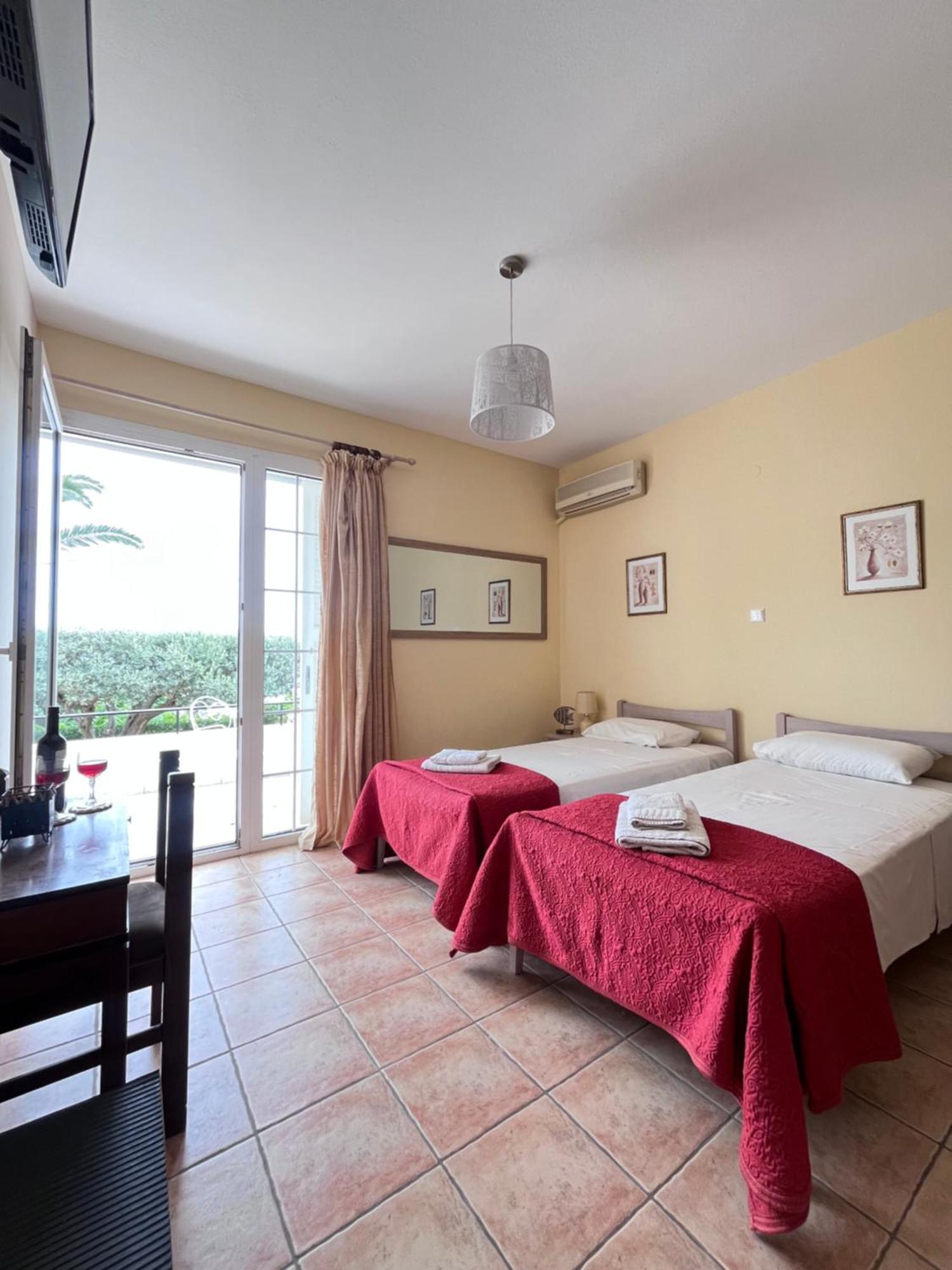 Hotel Elena Alinda  Exterior photo